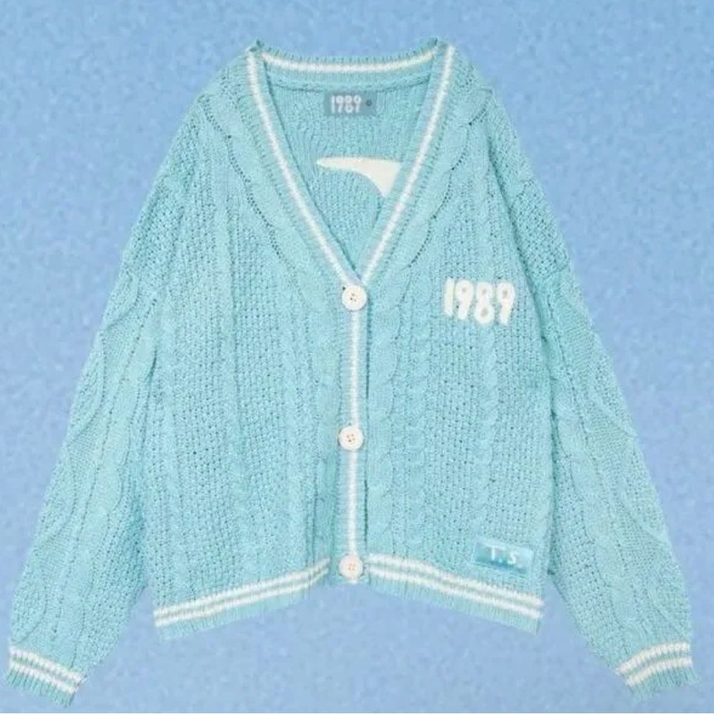 Taylor Swift Light Blue Cable Knit Cropped Cardigan